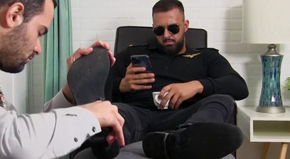feet
