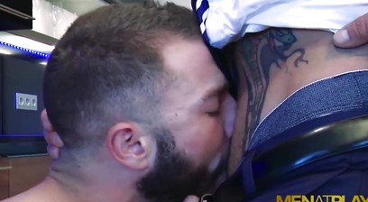 Hunky Businessman Frank Valencia Fucks Diego Reyes