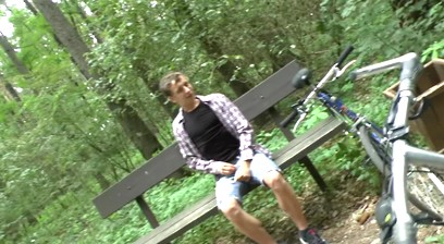 HANDJOB AND PISSING IN PUBLIC PARK