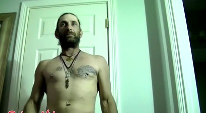 Athletic amateur cums in mature gays mouth after hot blowjob