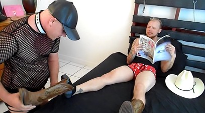 Redneck boy makes his foot slave suck his toes