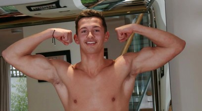Young & Muscular Ciaren Shows off his Lean Body