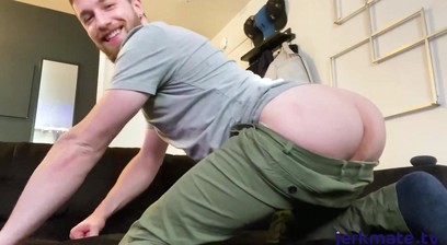 Thyle Knoxx Fingers His Asshole and Strokes His Cock Live On Jerkmate Tv