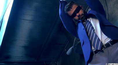 RUSSIAN ROULETTE. Starring DATO FOLAND & HECTOR DE SILVA